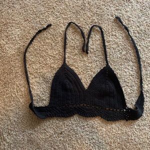 ‼️SOLD‼️Cropped crochet halter top.